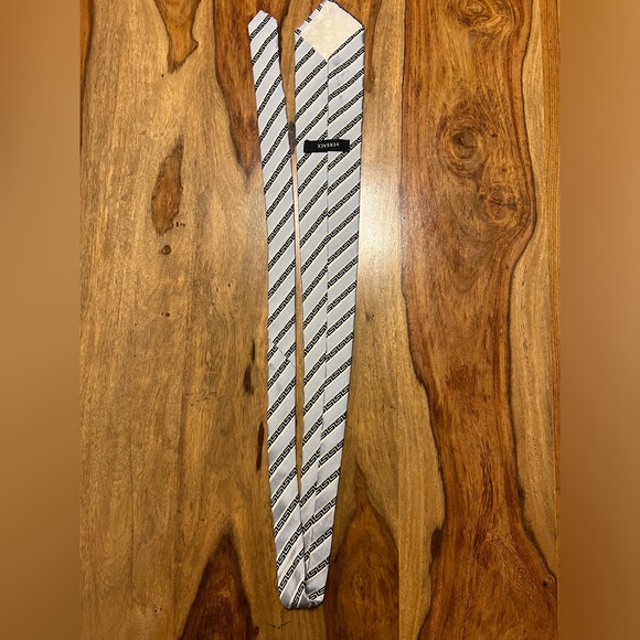 Authentic Versace tie used once in like new condition - Picture 1 of 6